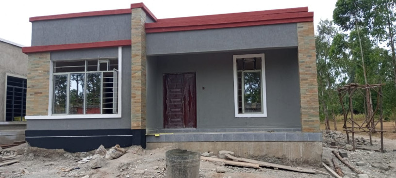 3-bedroom-all-ensuite-bungalow-with-access-to-roof-top-kenyatta-rd-big-0