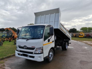 2015 Hino 300 Series 915 DROPSIDE TIPPER TRUCK For Sale